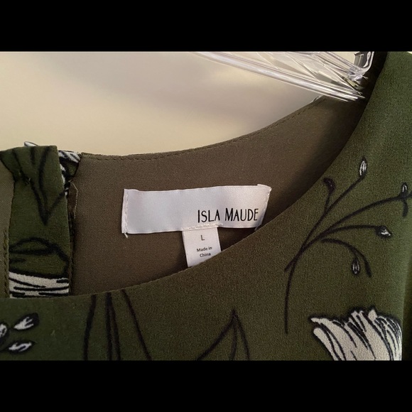 Isla Maude army green blouse w bell sleeves (NWOT) - Picture 6 of 8